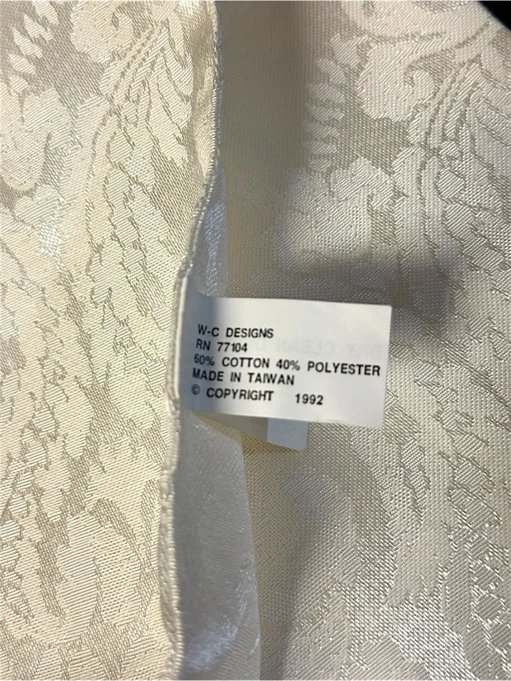 Waterford Linens 1992 Ivory Damask Table Runner w/Pointed Ends & Tassels 68x14”
